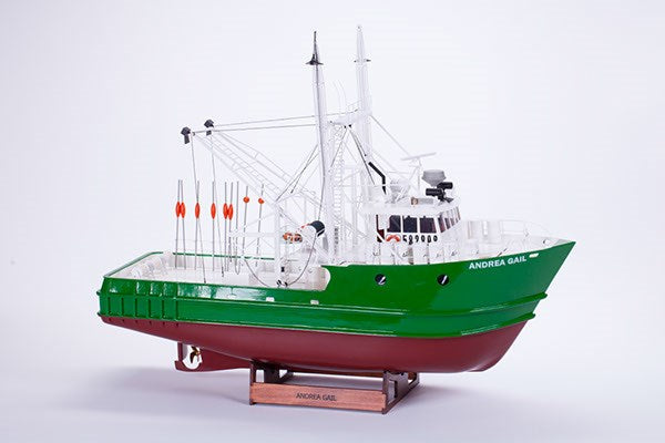 ANDREA GIAL RC - -WOODEN HULL 1:30