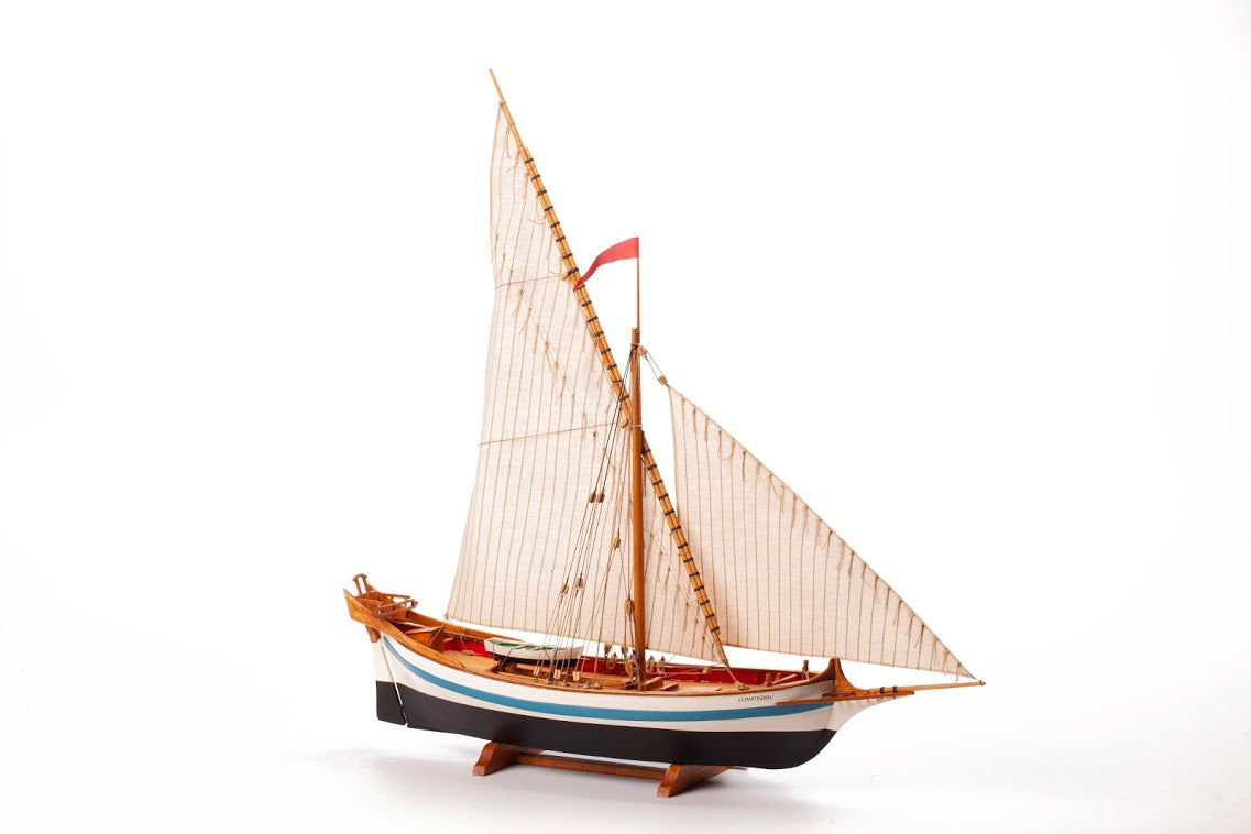 LE MARTEGAOU - Wooden hull 1:80