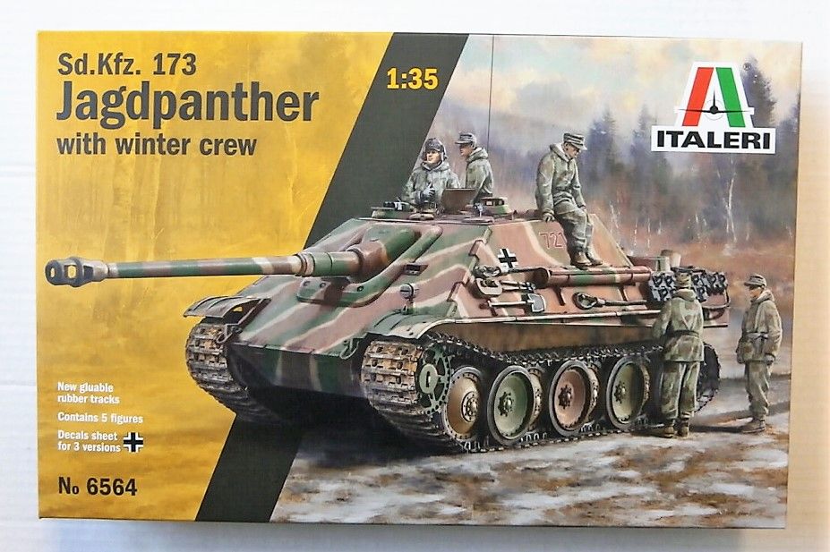 Sd.Kfz. 173 Jagdpanther with winter crew