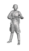 Finnish WW2 Second Lieutenant  with Suomi-SMG 1/35