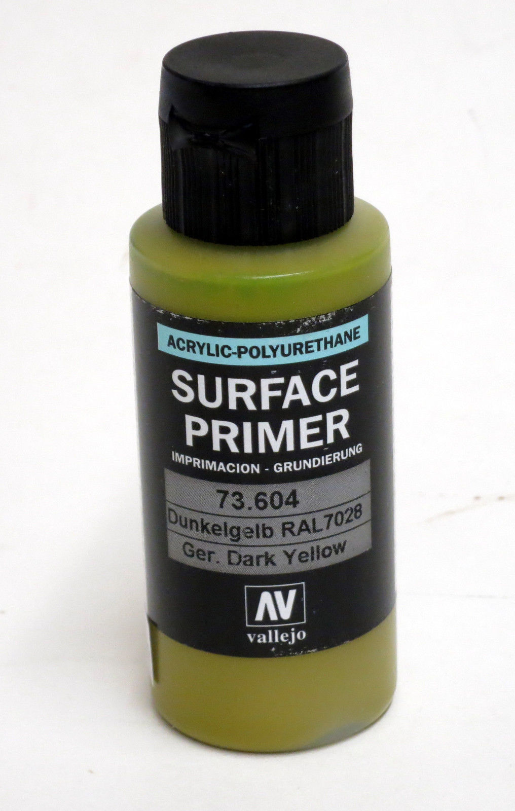 Vallejo 73.604 Primer German Dark Yellow 60ml. RAL7028